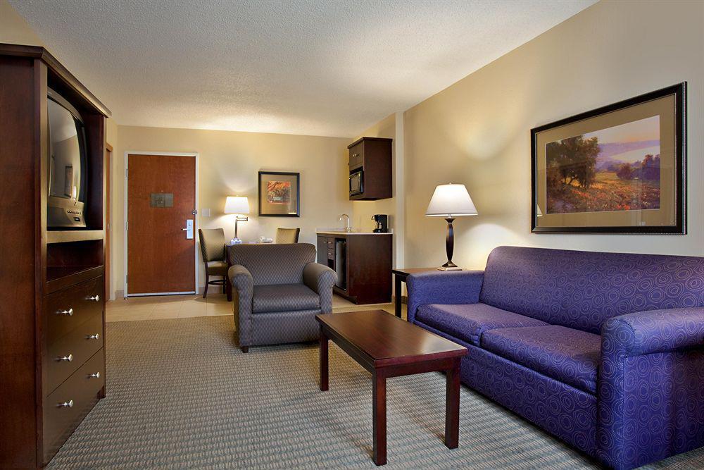 Express & Wheat Ridge-denver West By Ihg Hotel 3*