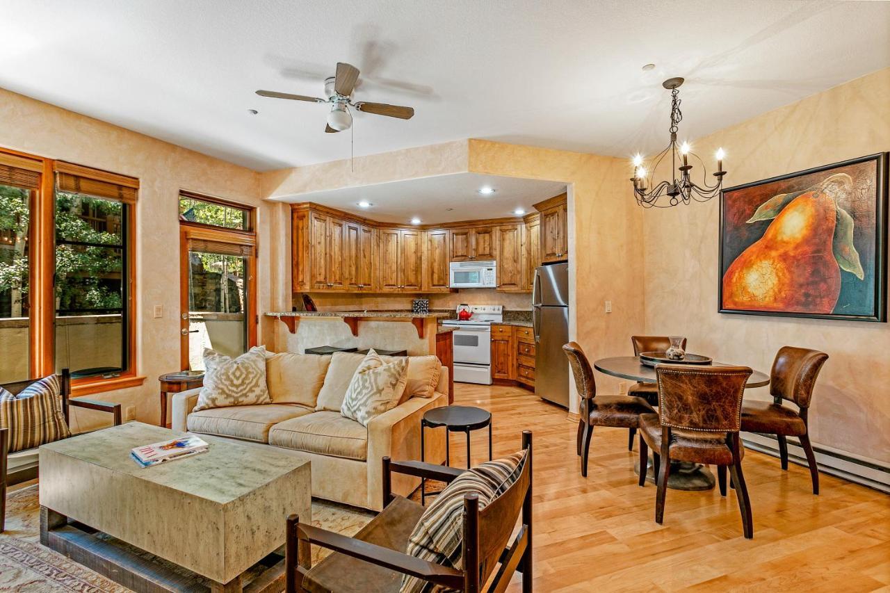 Spruce Tree #208 Holiday home