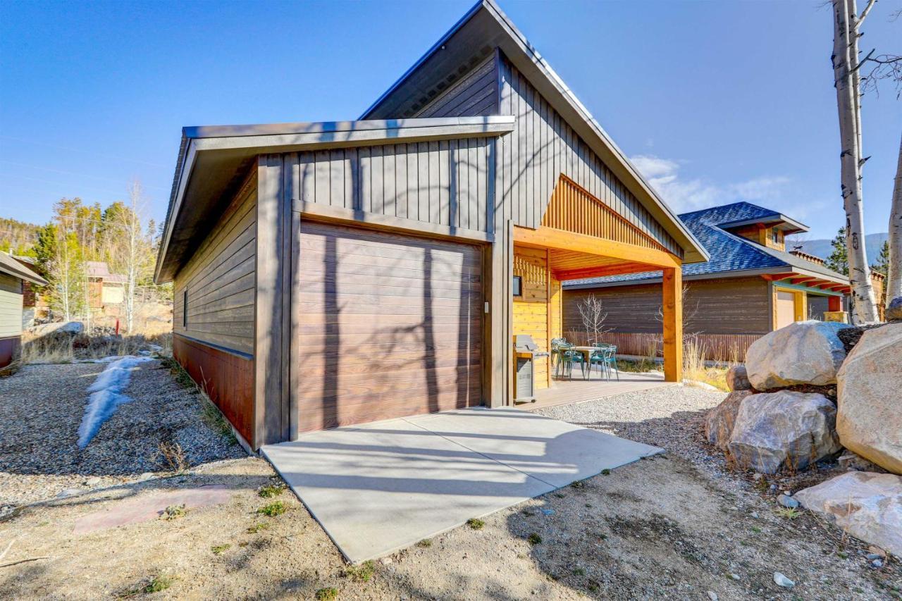 Modern Grand With Fireplace And Deck! Holiday home Grand Lake