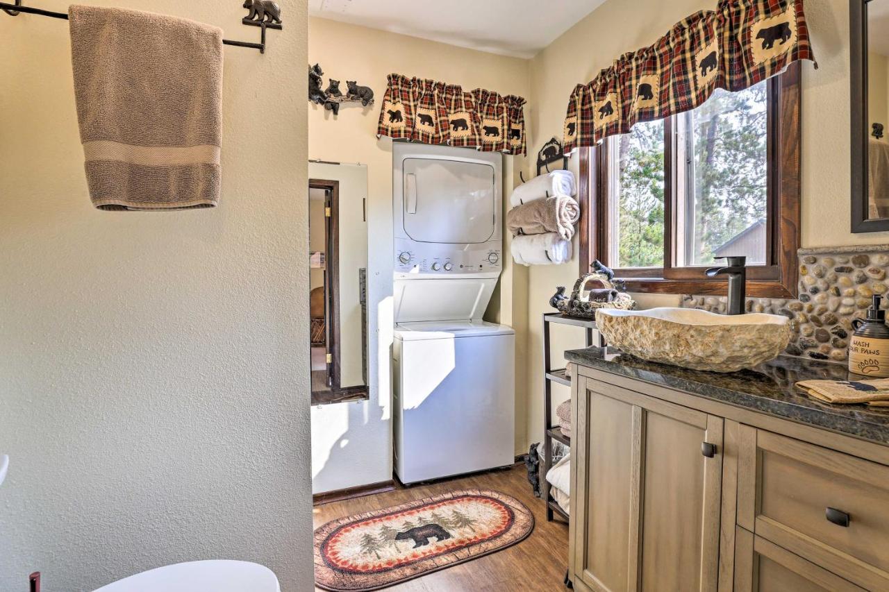 Holiday home Updated With Rustic Charm Walk To Town