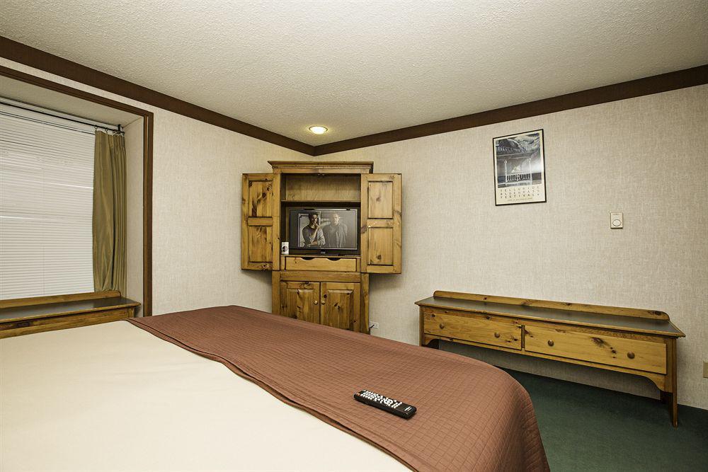 Mountainside Hotel 3*