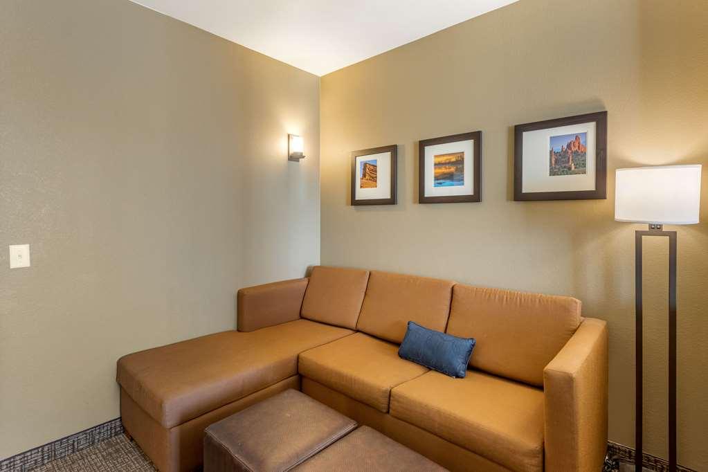 Hotel Mainstay Near Downtown