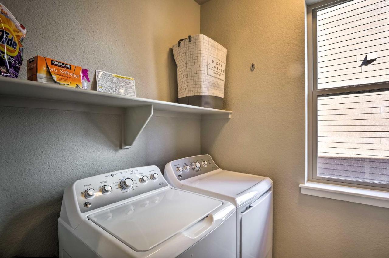 With Hot Tub And Gas Grill - And Hike! Holiday home Granby