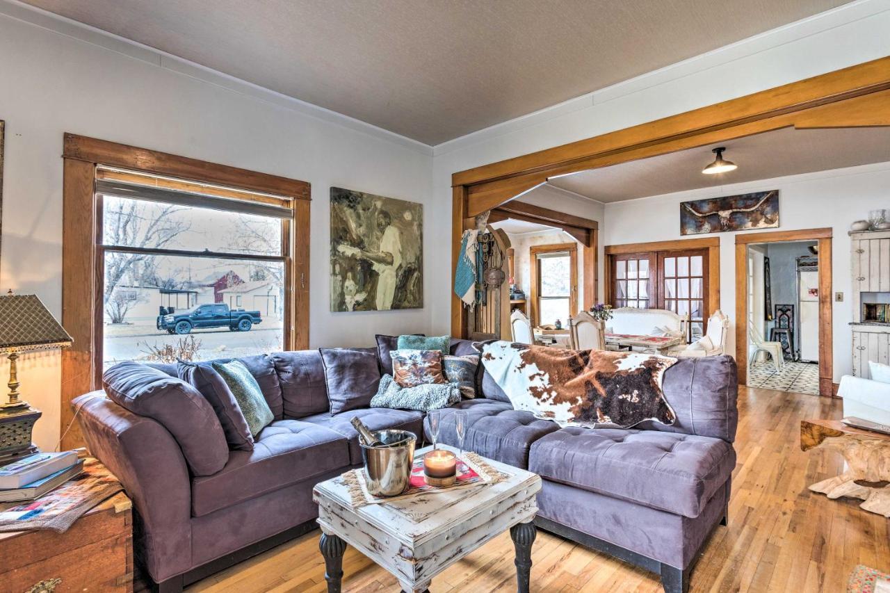 Casa de férias Lovely With Yard Walk To Dtwn And Park! *