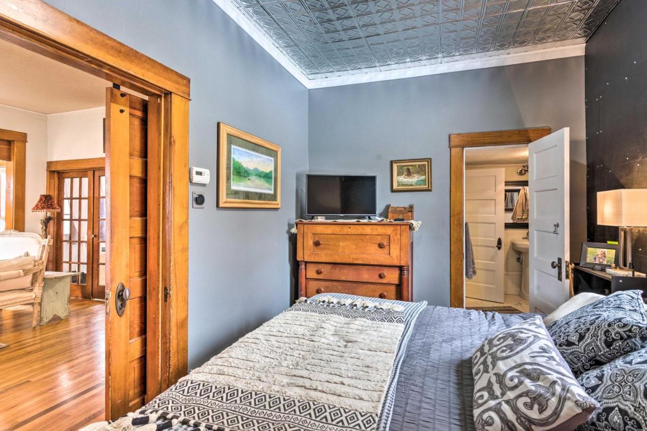 Lovely With Yard Walk To Dtwn And Park! Casa de férias Montrose