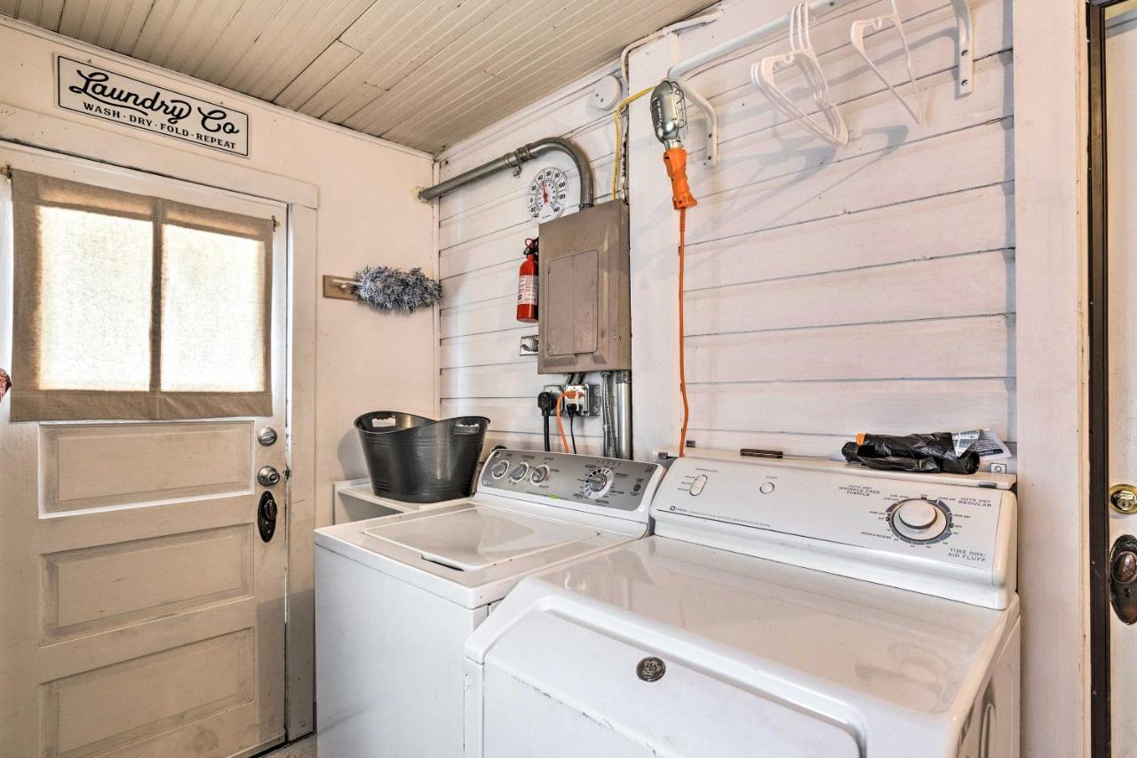 Lovely With Yard Walk To Dtwn And Park! *