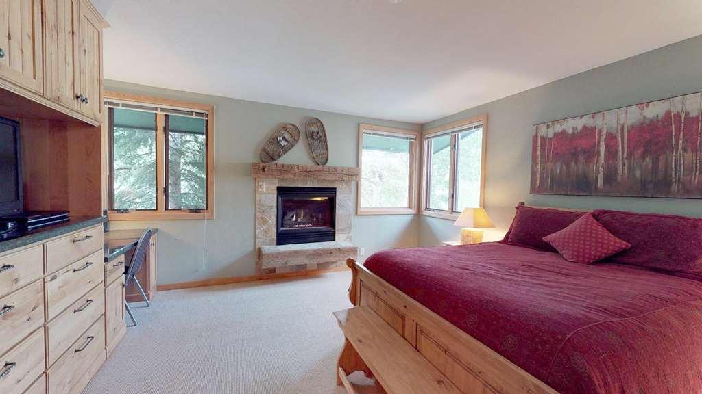 Hotel Tamarack Townhouses, Destination