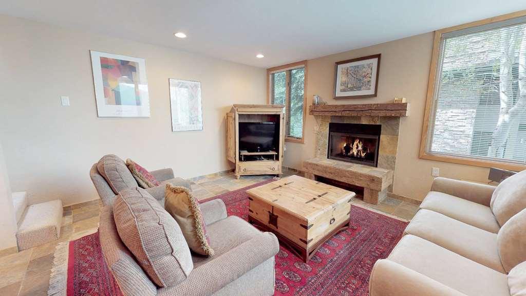 Tamarack Townhouses, Destination Hotel