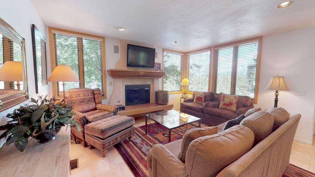 Tamarack Townhouses, Destination Snowmass Village