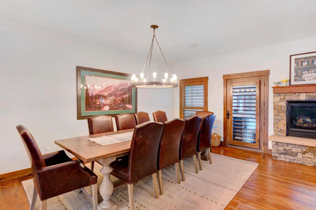 Ski-in/ski-out Luxury With Hot Tub And Mountain Views Holiday home *