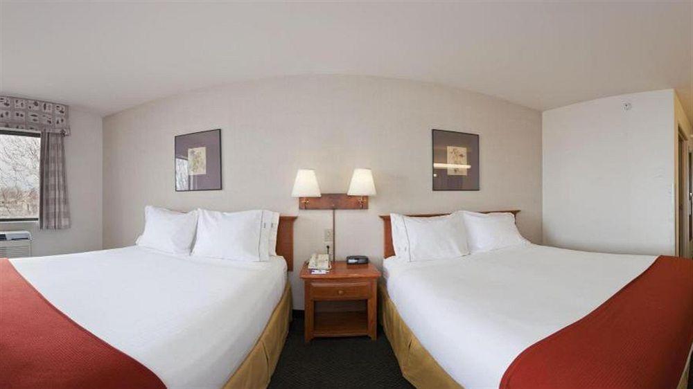 Holiday Express & - Black Canyon Area By Ihg