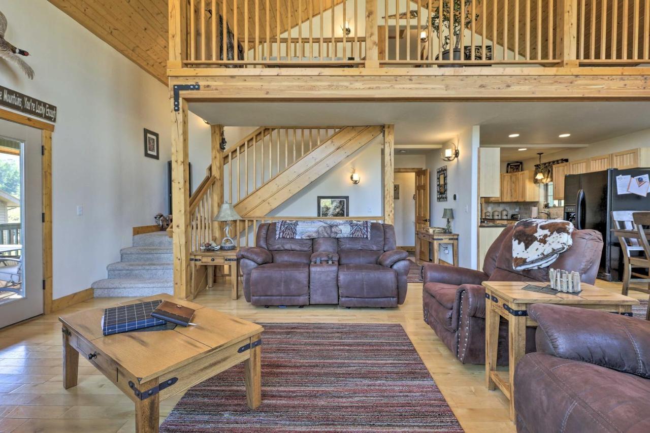 Holiday home Grand Retreat With Deck, Bar And Mountain Views