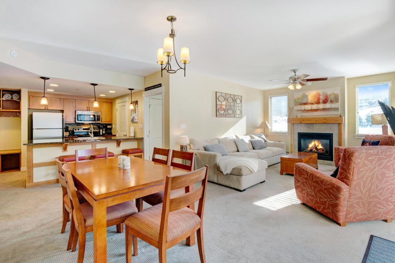 Ski-out Luxury Condo: Hot Tub Views & Activity Perks Holiday home *