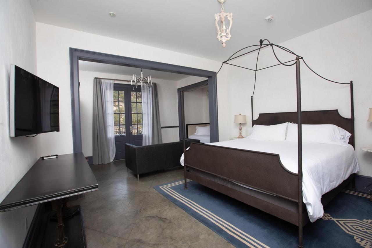 Surf & Chateau 3*