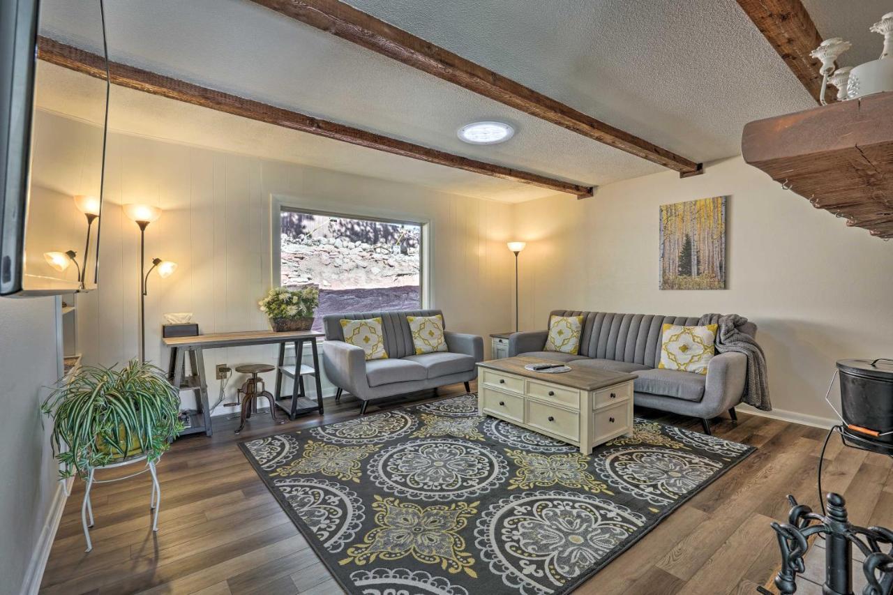Peaceful Getaway With Private Hot Tub And Mtn Views! Holiday home Woodland Park