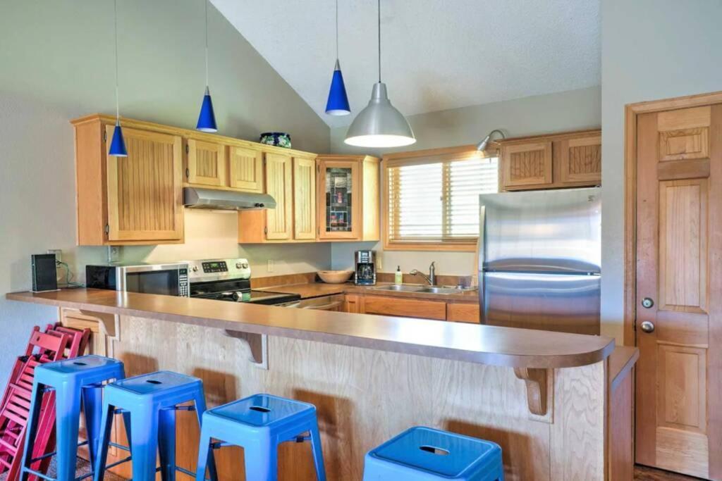 In, Walk Out! The Perfect Mountain Retreat!