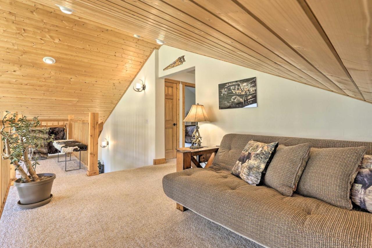 Holiday home Grand Retreat With Deck, Bar And Mountain Views