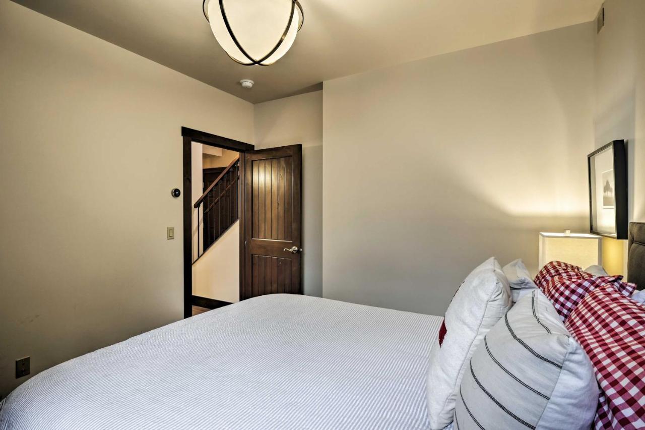 French Fox, A Downtown Escape In *