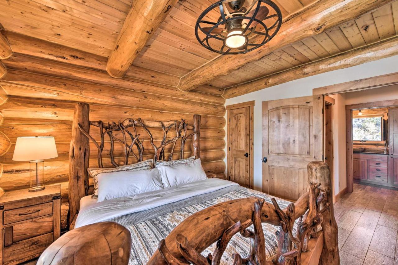 Riverfront Retreat With Hot Tub Fish And Hike! *