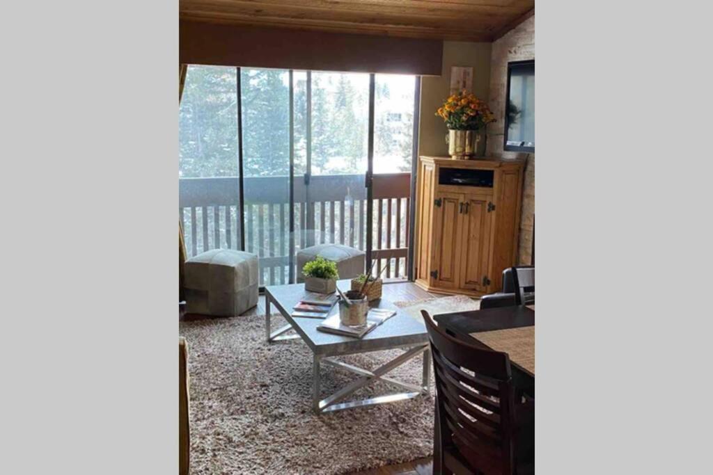 Apartment Creek View And Mountain View In Town. Unbeatable Location