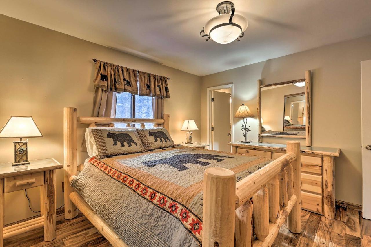 With Hot Tub 3 Mi To Main Street Holiday home *