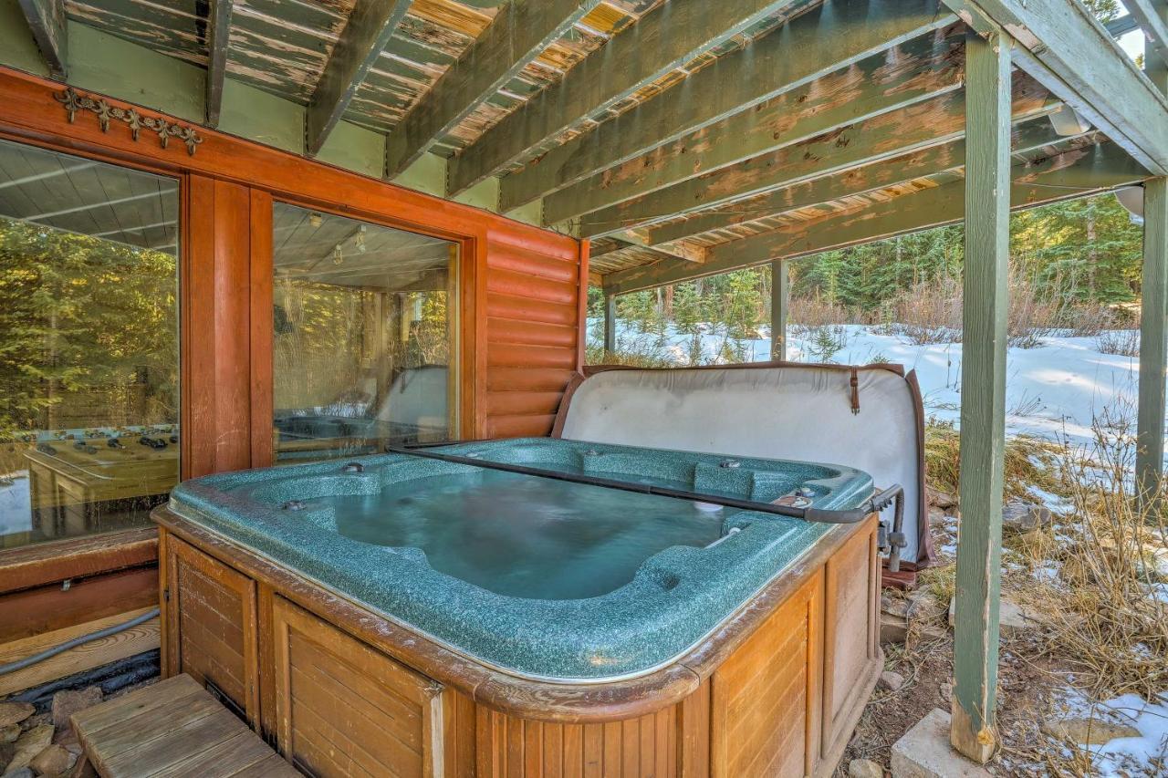 With Hot Tub 3 Mi To Main Street Holiday home *