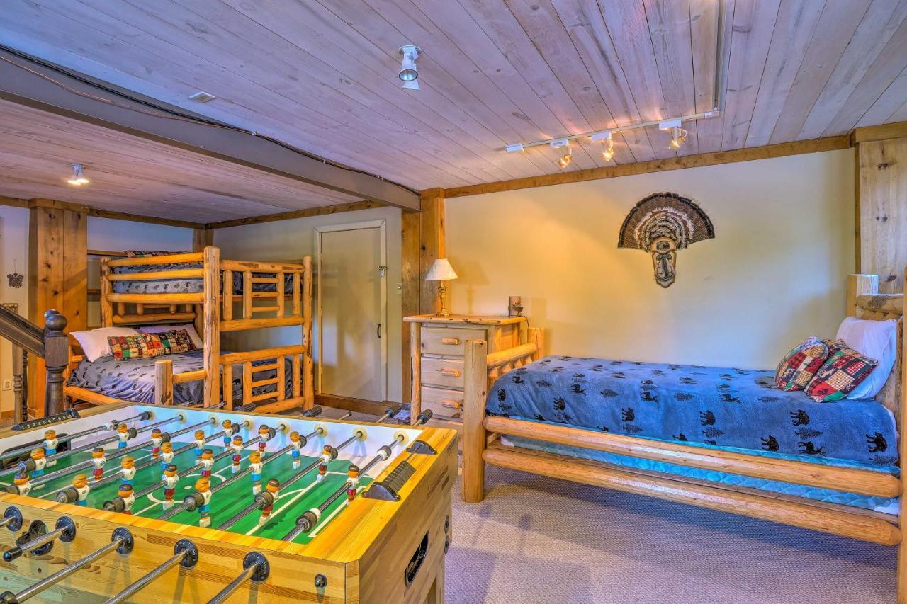 With Hot Tub 3 Mi To Main Street Holiday home *