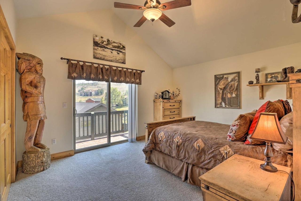 Grand Retreat With Deck, Bar And Mountain Views Holiday home *
