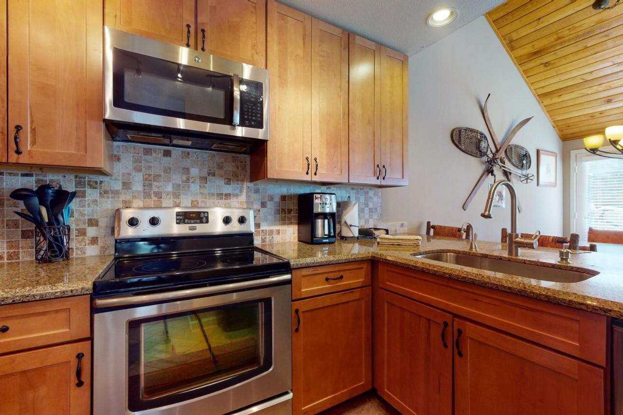 Remodeled 2 Bedroom East 6g With Hot Tub Market Free Shuttle * Vail