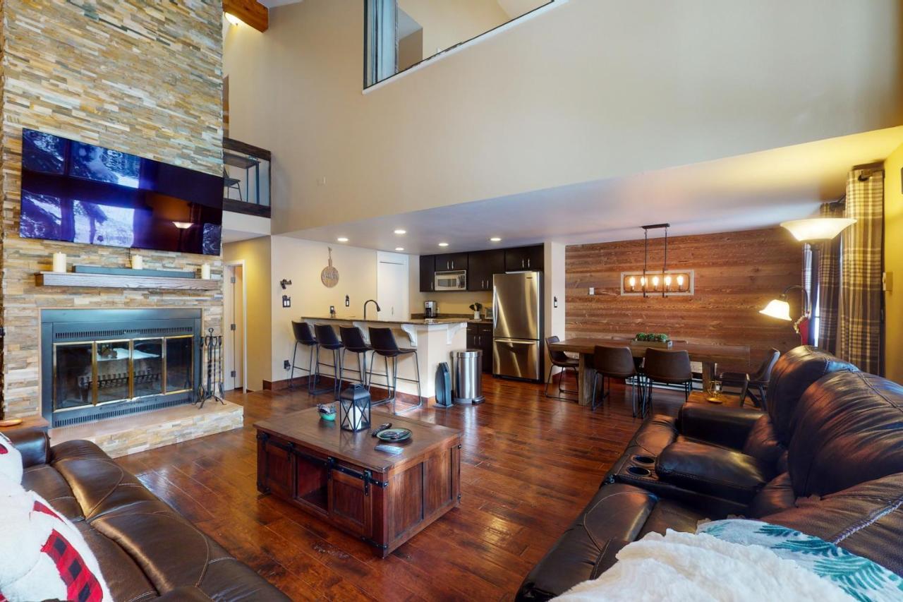 Courtside Townhomes *