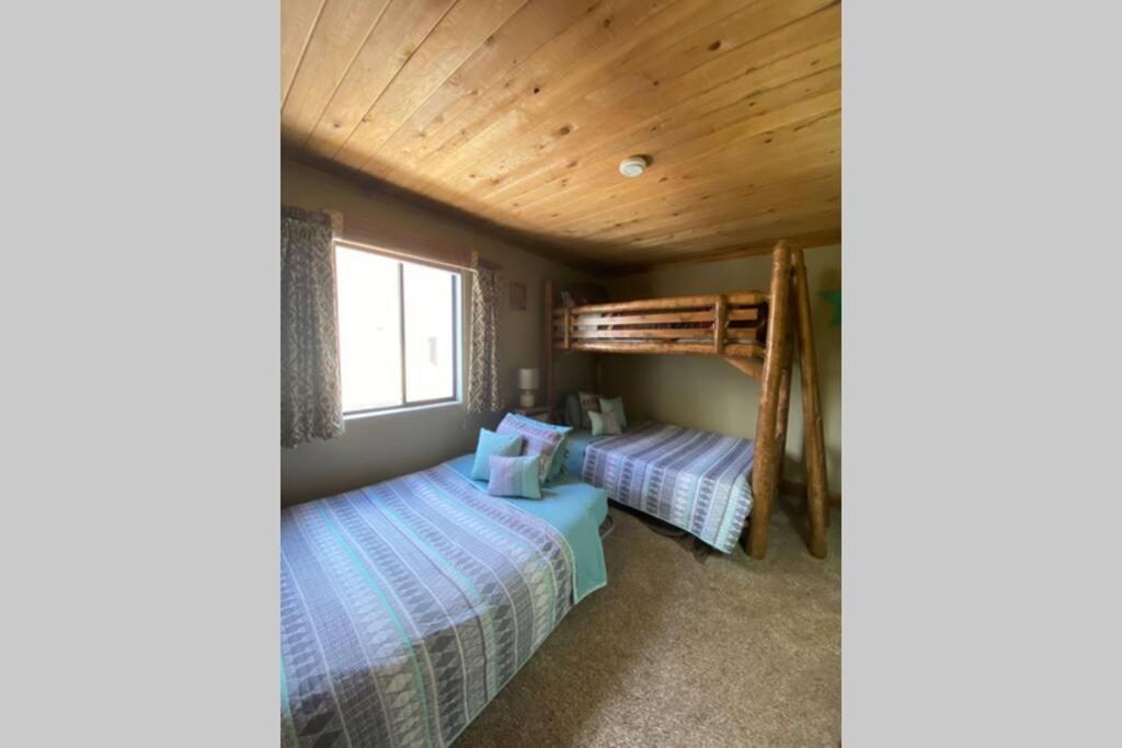 Apartment Creek View And Mountain View In Town. Unbeatable Location