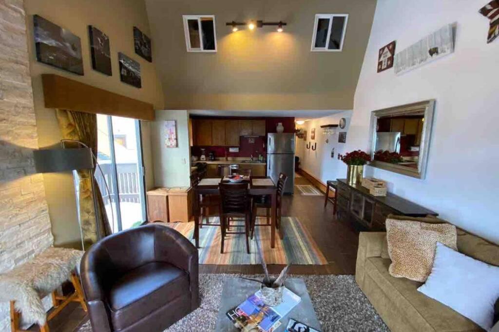 Creek View And Mountain View In Town. Unbeatable Location *