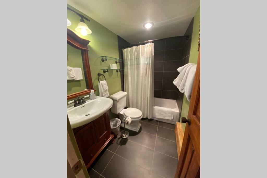 Apartment Creek View And Mountain View In Town. Unbeatable Location
