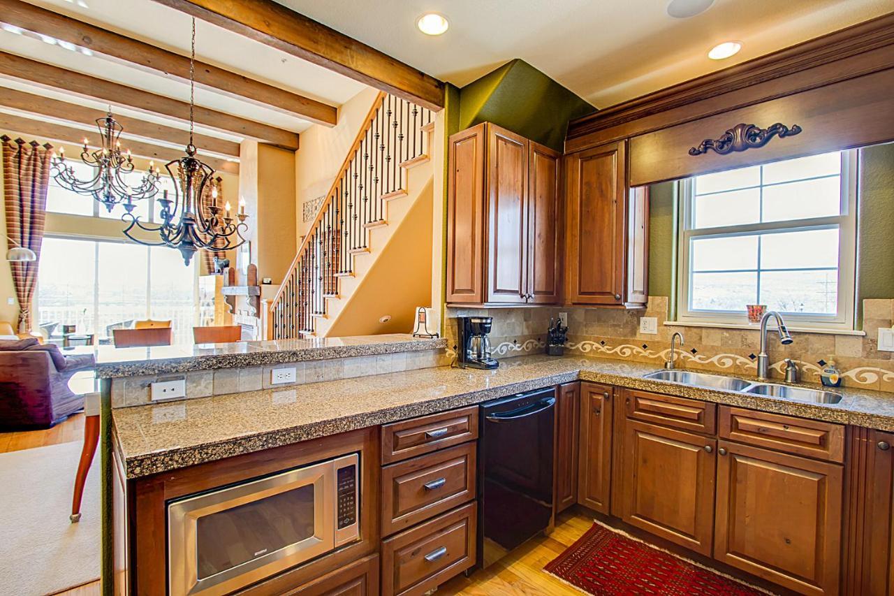 224_writers #200 Holiday home Colorado Springs