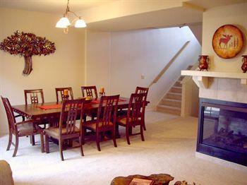 Hotel Red Quill Village 3*