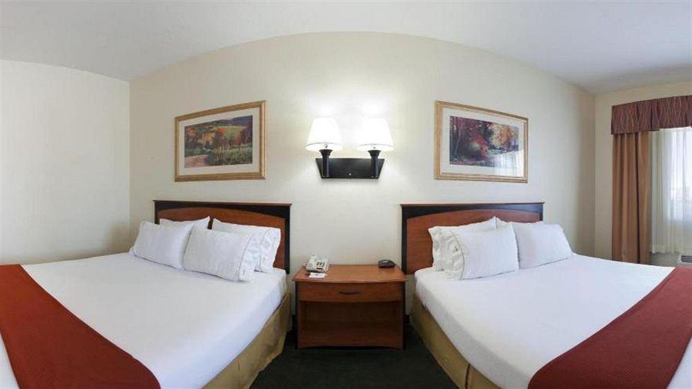 Hotel Express & By Ihg