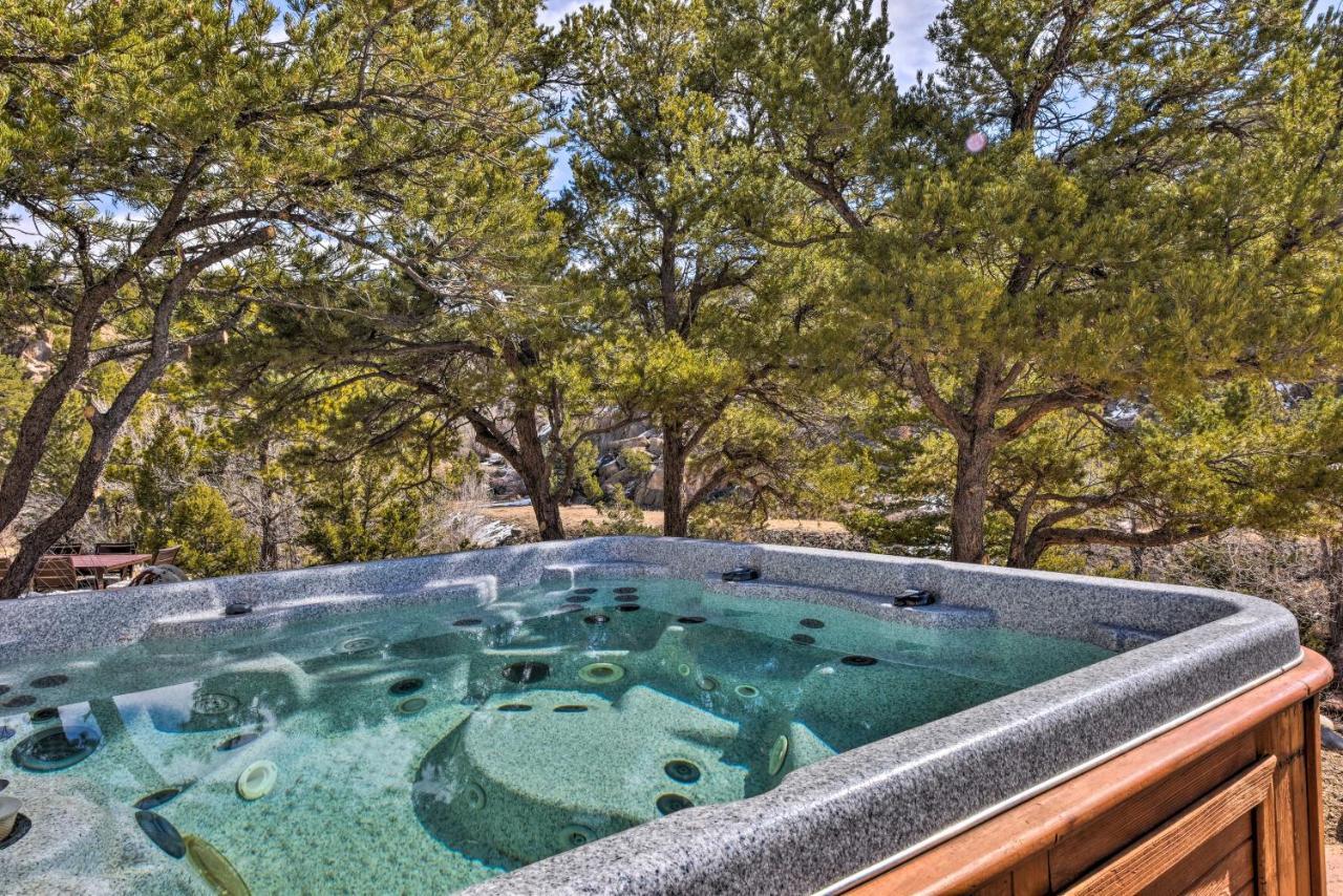 Riverfront Retreat With Hot Tub Fish And Hike! Holiday home *