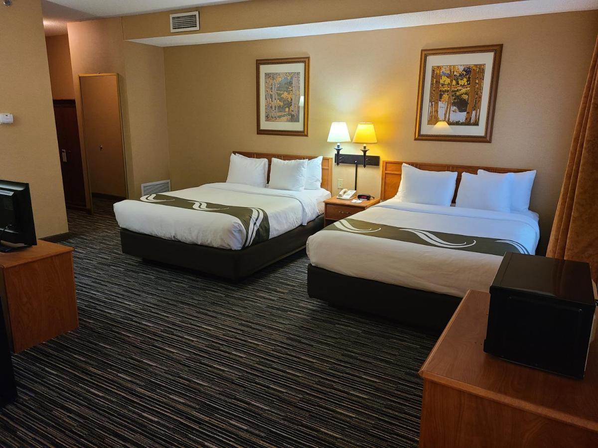 Quality & - Collins Hotel