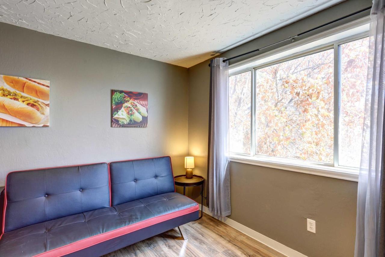 Charming Family Block To Downtown! Montrose
