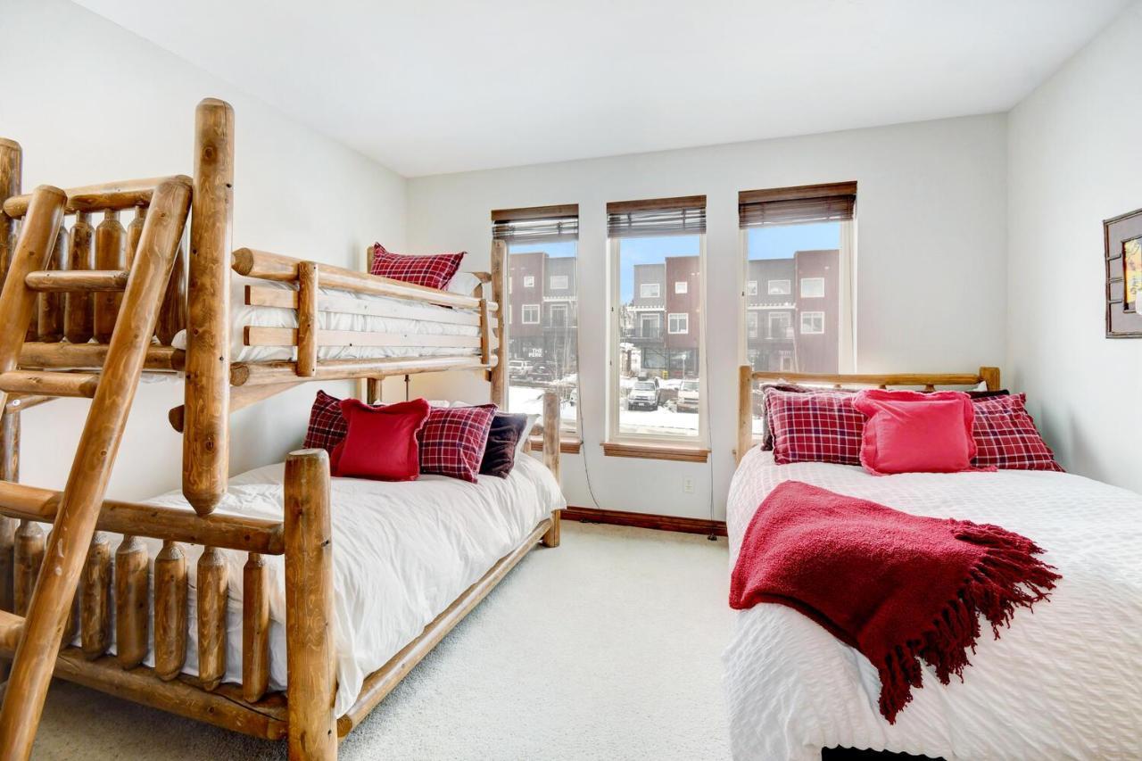 Holiday home Luxury Pond Villa: Hot Tub Retreat With Complimentary Activities Winter Park
