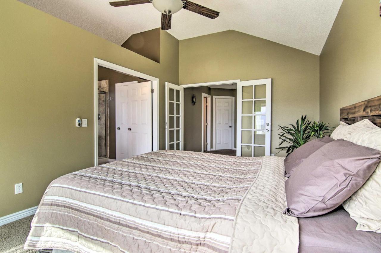 Cozy Abode 8 Mi To Downtown! *