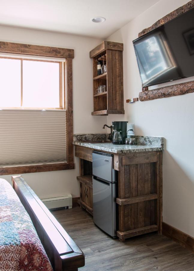 Clear Creek Bed & Breakfast