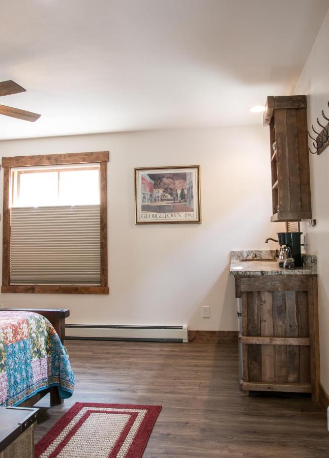Clear Creek Bed & Breakfast