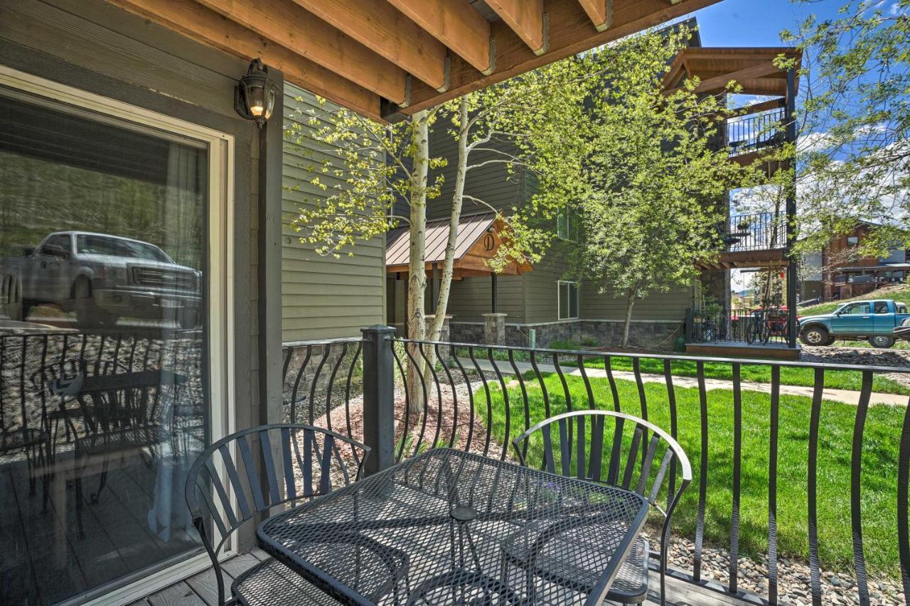 With Pool Access Walk To Slopes Apartment