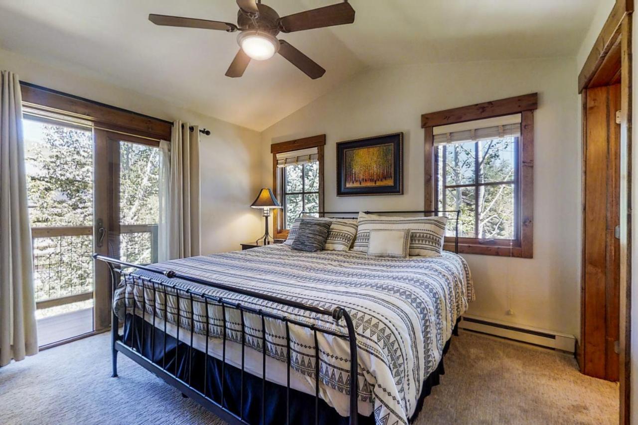Apartment Pines At Orehouse 301 Ph2