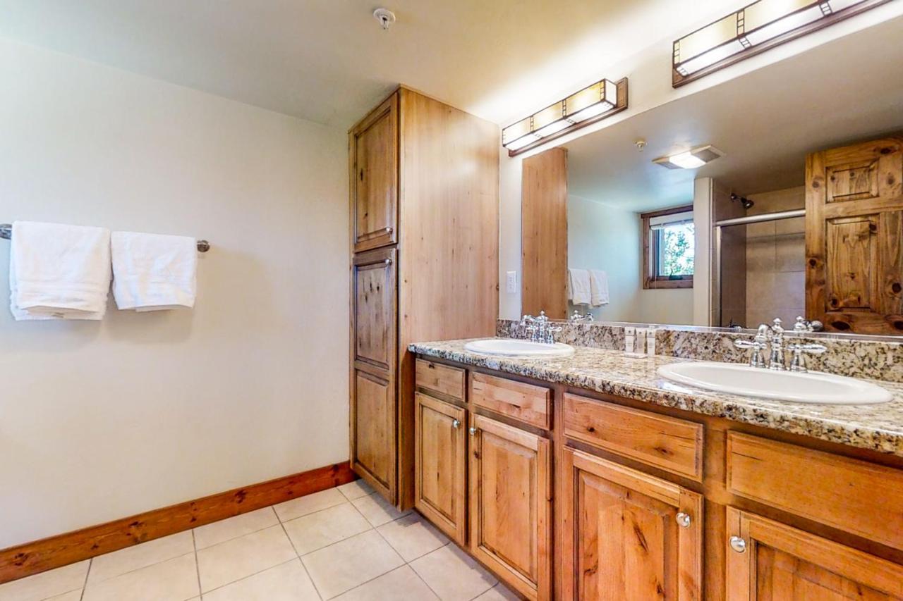 Pines At Orehouse 301 Ph2 Apartment *
