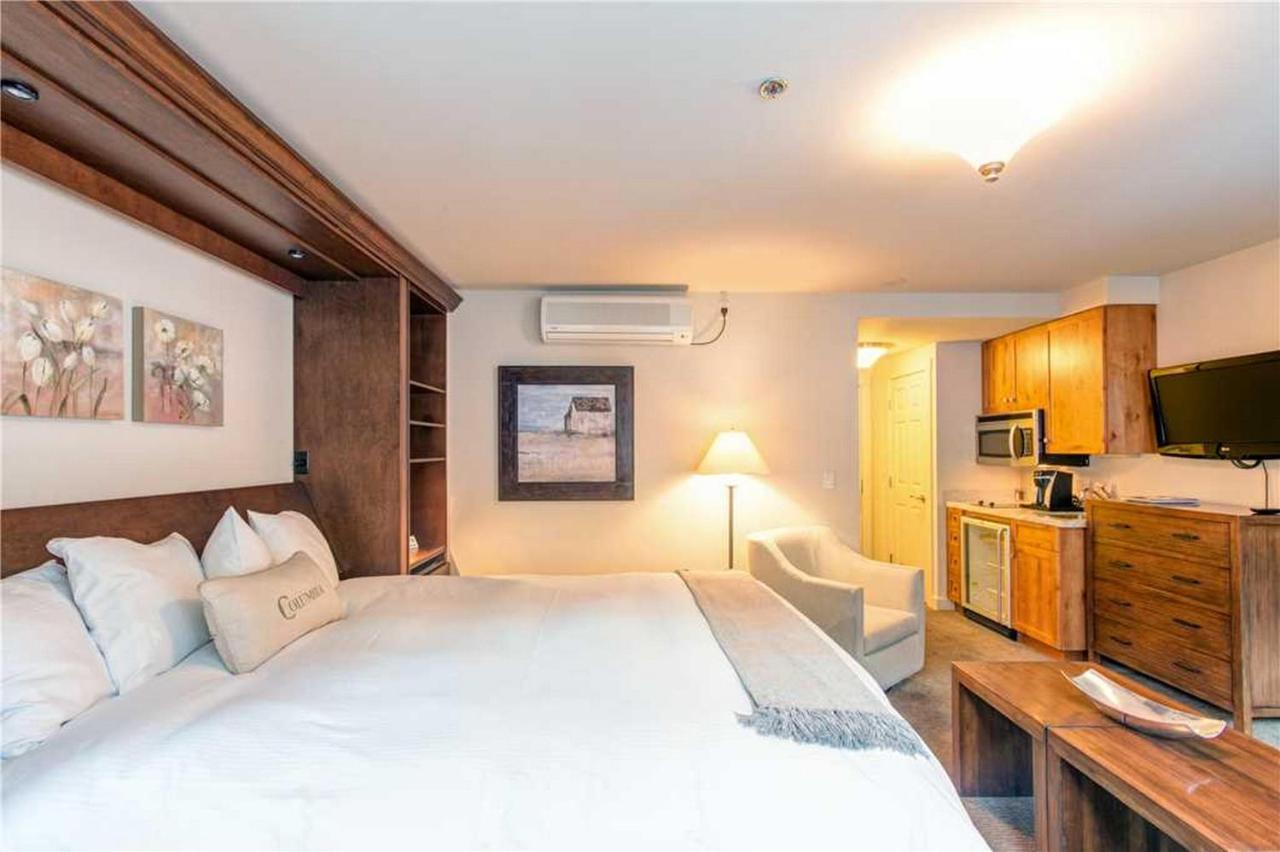 Hotel Hotel Columbia 4*