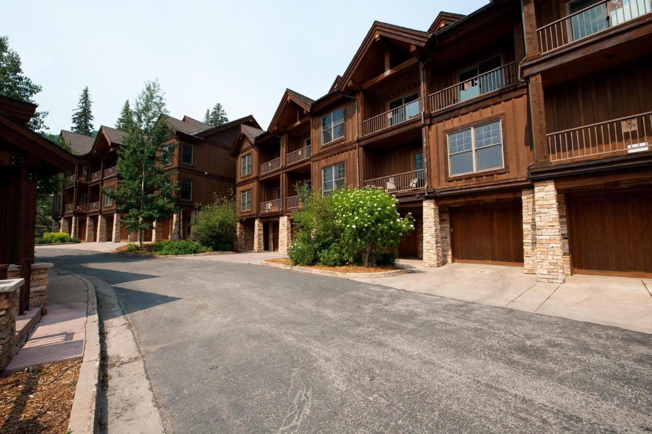 Elkpoint Unit 13 *
