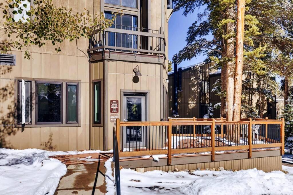 Apartamento Hot Tub & Sauna Peak 8 *
