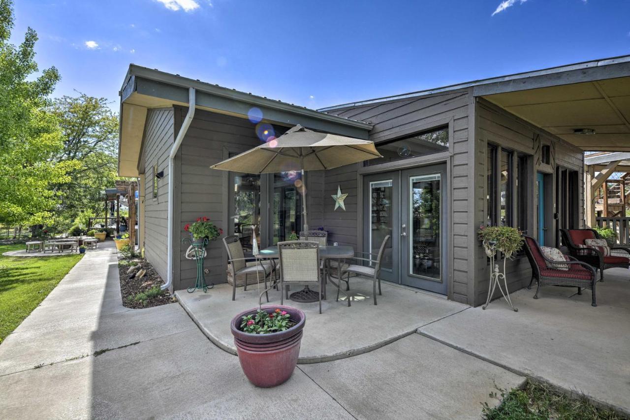 Casa de férias Serene Mountain Retreat With Deck And Mtn Views! Cortez